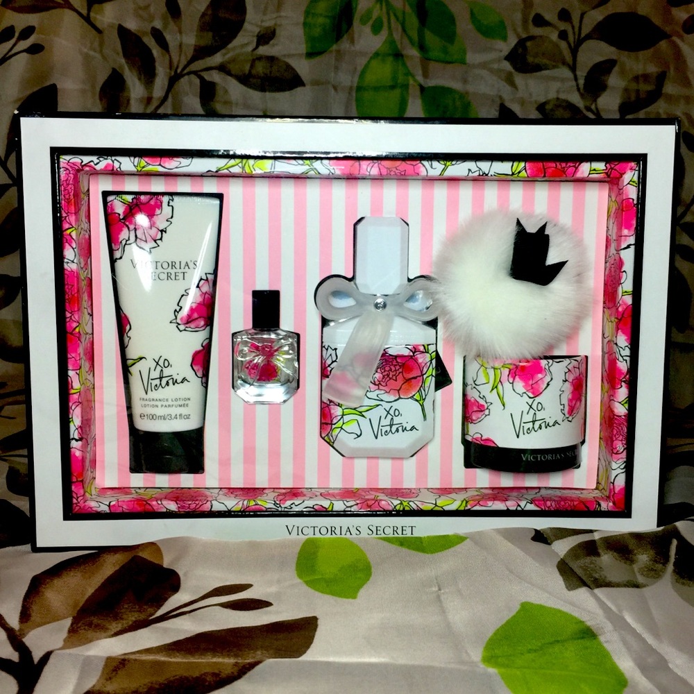 Victoria’s Secret set